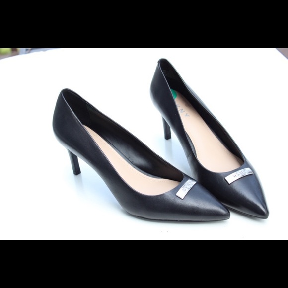 DKNY pumps - Picture 1 of 13